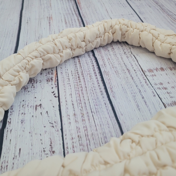 COS Oversized Quilted Crossbody Bag Puffy Pillowy Beige Ivory Cream - Picture 7 of 8